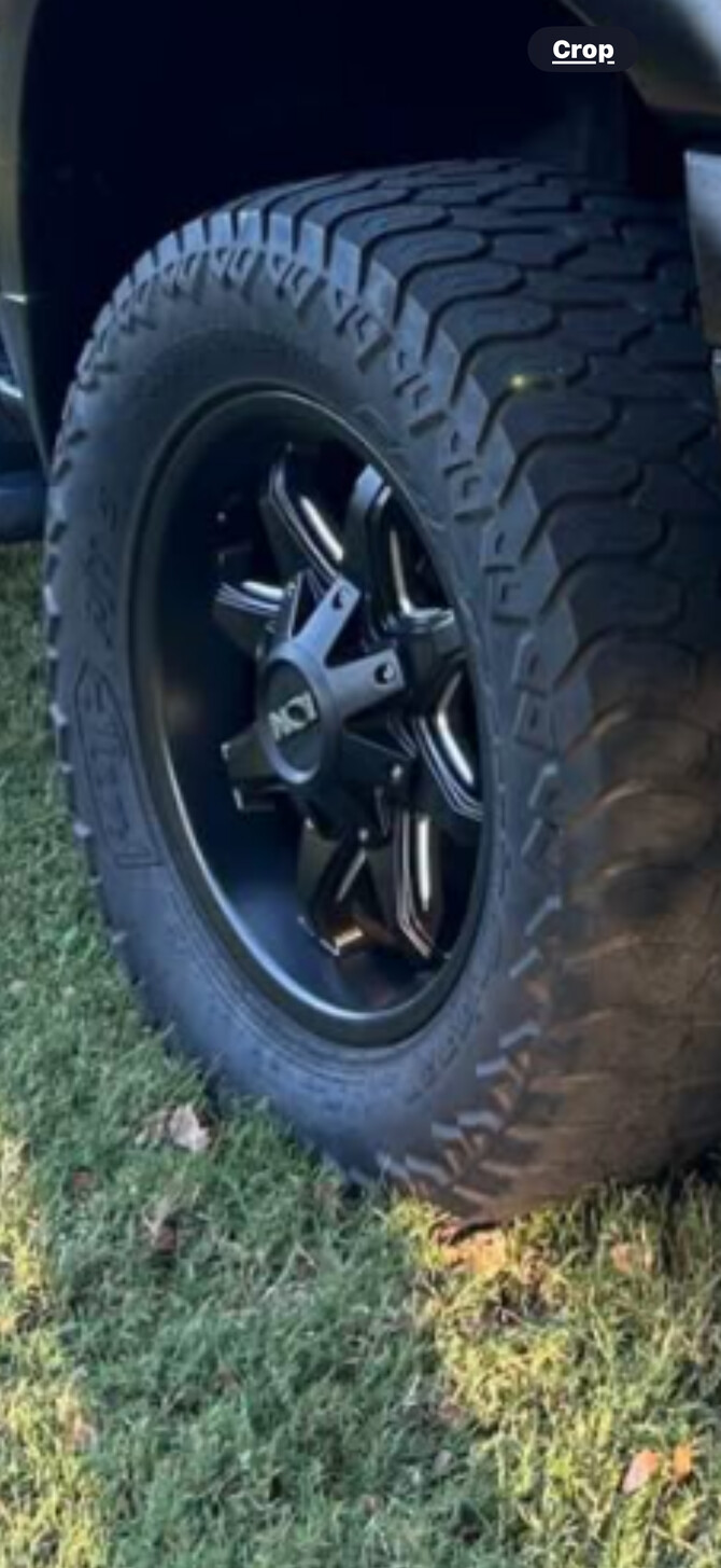 2001 Chevrolet Tahoe 4wd New Nitto Ridge Grappler 305/60R18 (8895)