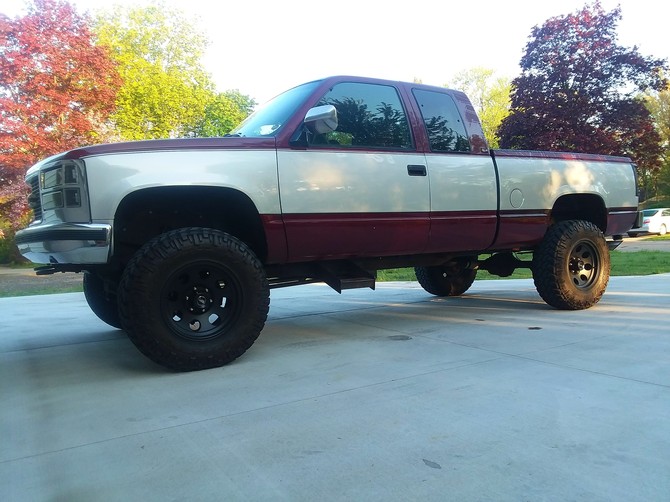 1994 GMC K1500 4wd Pick-up Nitto Trail Grappler M/T 285/75R17 (3817)