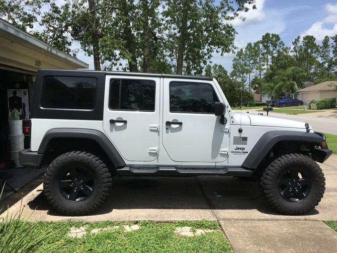 2018 Jeep Wrangler Unlimited Sport S Ironman All Country M/T 35/12.50R17 (4918)