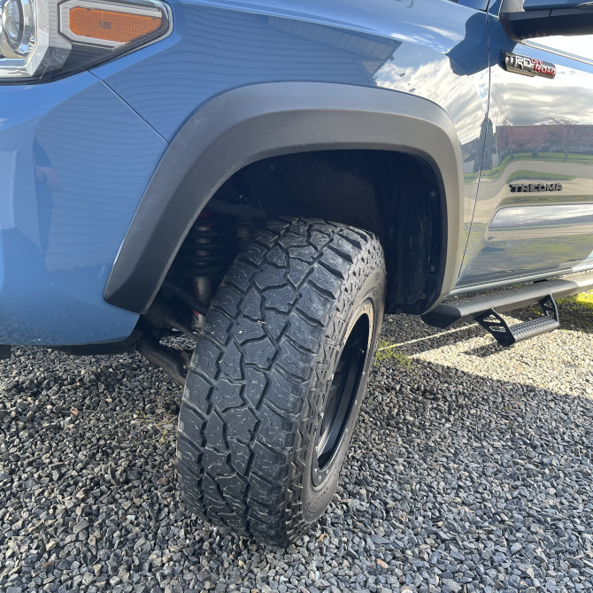 2019 Toyota Tacoma TRD Off-Road Mickey Thompson Baja ATZ P3 265/70R17 (8728)