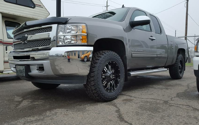 2013 Chevrolet Silverado 1500 4wd Extended Cab Cooper Discoverer ST MAXX 275/70R18 (1664)