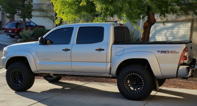 2014 Toyota Tacoma 4wd Double Cab BFGoodrich All-Terrain T/A KO2 285/70R17 (852)