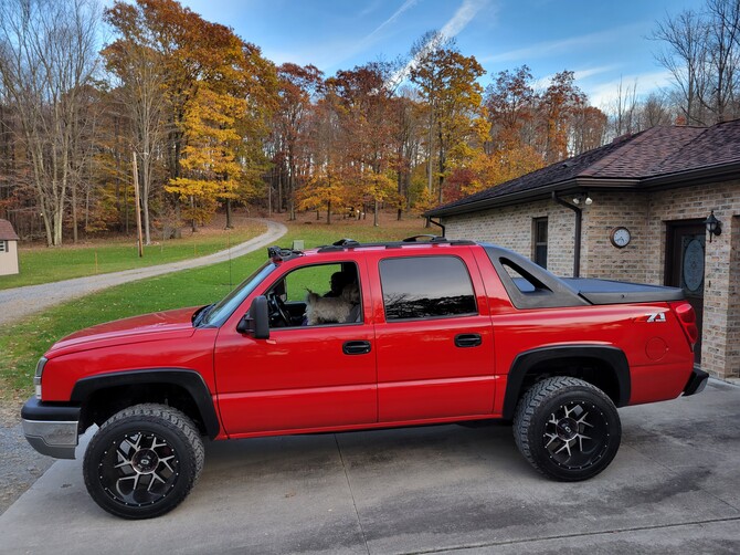 2005 Chevrolet Avalanche Z71 4wd Cooper Discoverer ST MAXX 285/55R20 (7354)