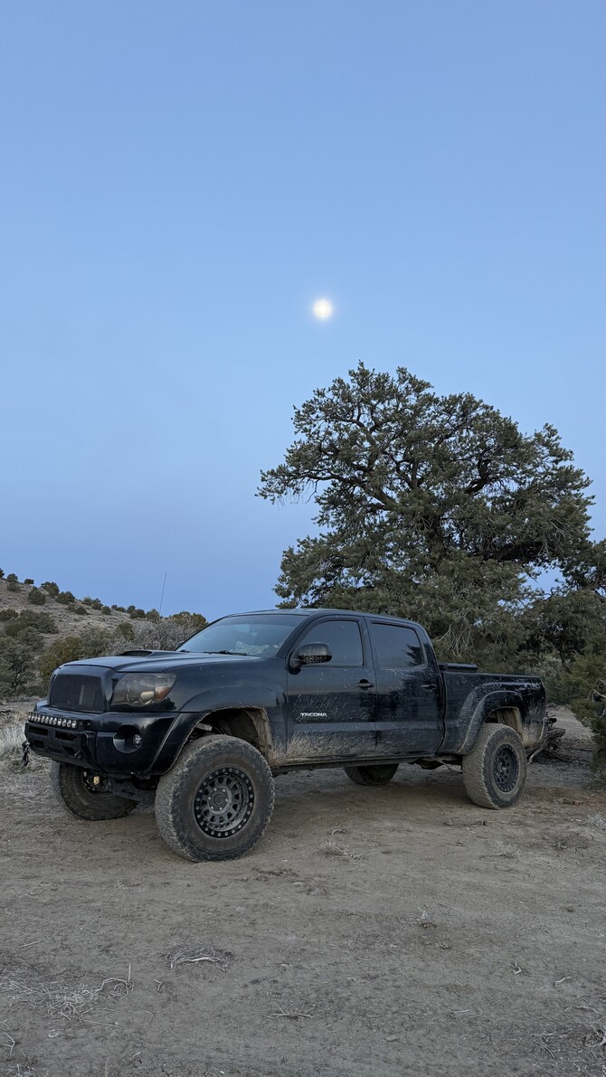2007 Toyota Tacoma Double Cab 4wd BFGoodrich All-Terrain T/A KO3 285/75R17 (9088)