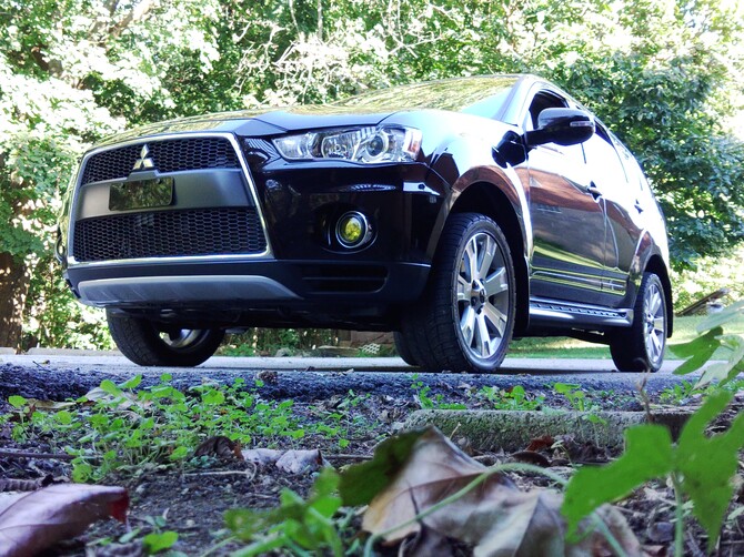 2011 Mitsubishi Outlander GT BFGoodrich g-Force COMP-2 A/S PLUS 235/45R18 (9037)
