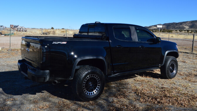 2017 Chevrolet Colorado 4WD Crew Cab Falken Wildpeak A/T3W 255/70R17 (8449)