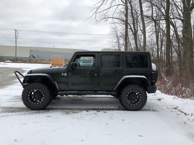 2012 Jeep Wrangler Unlimited Sport Mickey Thompson Baja MTZ P3 315/70R17 (2930)