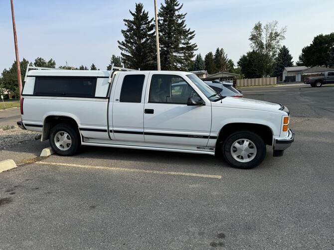 1997 GMC C1500 2wd Pick-up Michelin Defender 235/65R17 (8608)