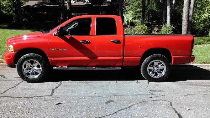 2004 Dodge Ram 1500 QuadCab 4wd Nitto Terra Grappler 275/65R20 (332)