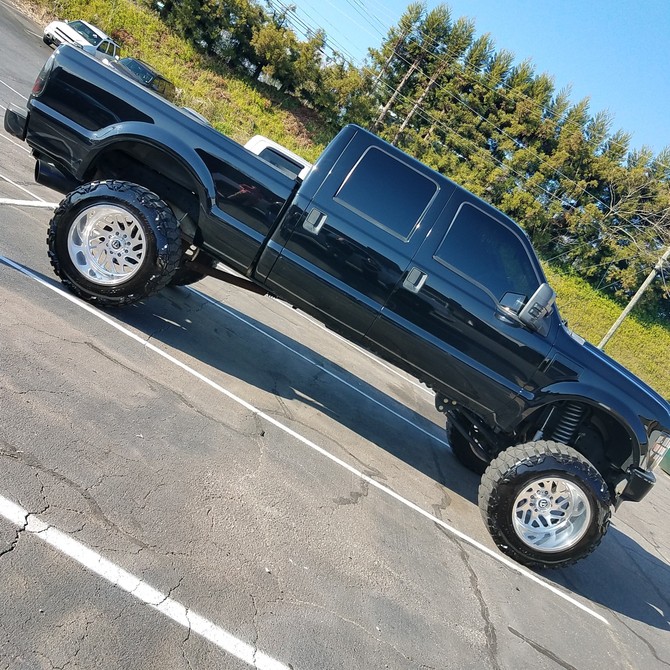 2008 Ford F250 FX4 Crew Cab 4x4 With TPMS Nitto Mud Grappler 40/15.50R22 (4146)