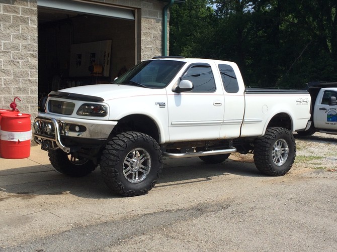 1998 Ford F150 XLT 4wd Pick-up Nitto Mud Grappler 40/15.50R20 (1148)
