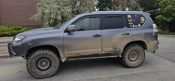2015 Lexus GX 460 Yokohama Geolandar M/T G003 285/75R17 (9053)