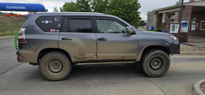 2015 Lexus GX 460 Yokohama Geolandar M/T G003 285/75R17 (9055)
