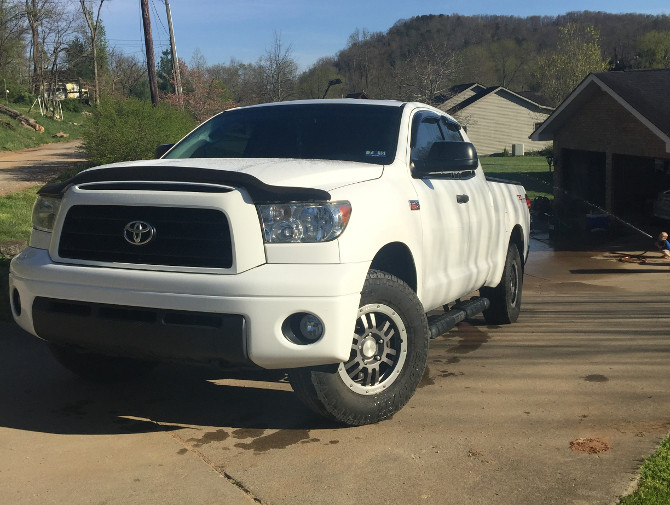 2009 Toyota Tundra Double Cab 4x4 Nitto  Crosstek  285/75R17 (1473)