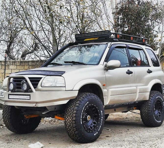 2005 Suzuki Grand Vitara Fully loaded BFGoodrich All-Terrain T/A KO2 285/70R17 (2682)