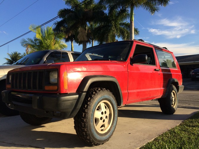 1997 Jeep Cherokee Sport Hercules Trail Digger M/T 235/75R15 (2203)