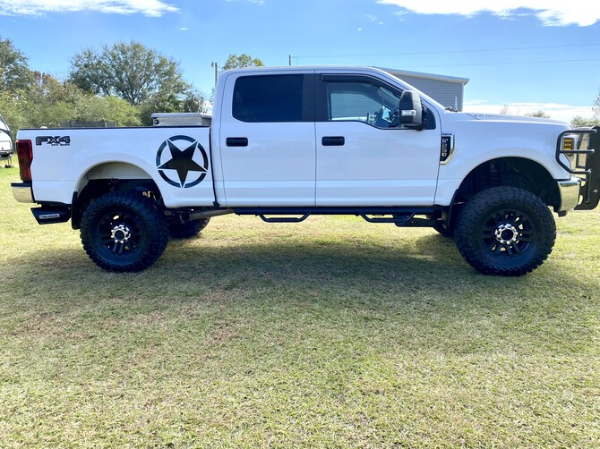 2019 Ford F250 XLT 4wd Toyo Open Country M/T 37/13.50R18 (8093)