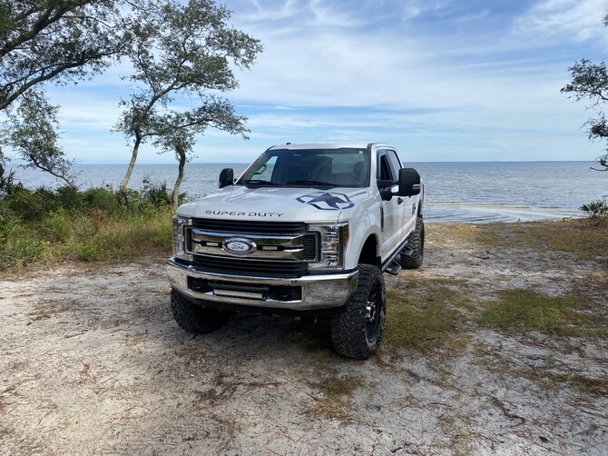2019 Ford F250 XLT 4wd Toyo Open Country M/T 37/13.50R18 (8096)