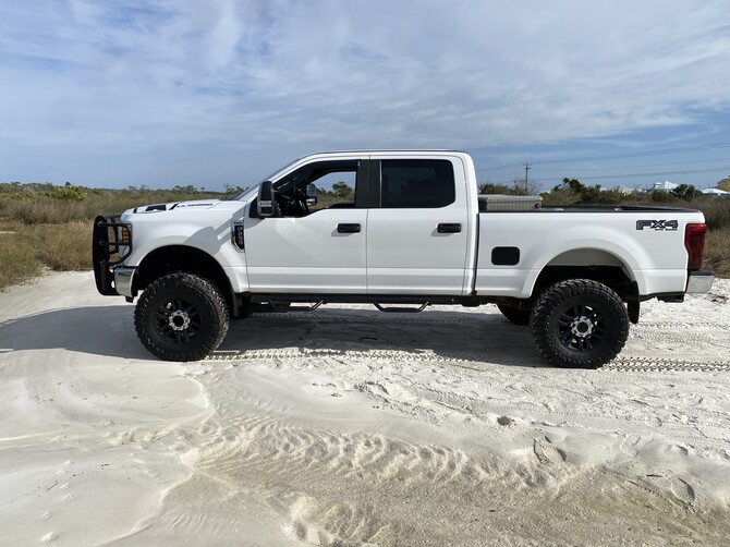 2019 Ford F250 XLT 4wd Toyo Open Country M/T 37/13.50R18 (8097)