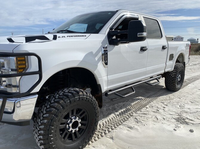 2019 Ford F250 XLT 4wd Toyo Open Country M/T 37/13.50R18 (8098)