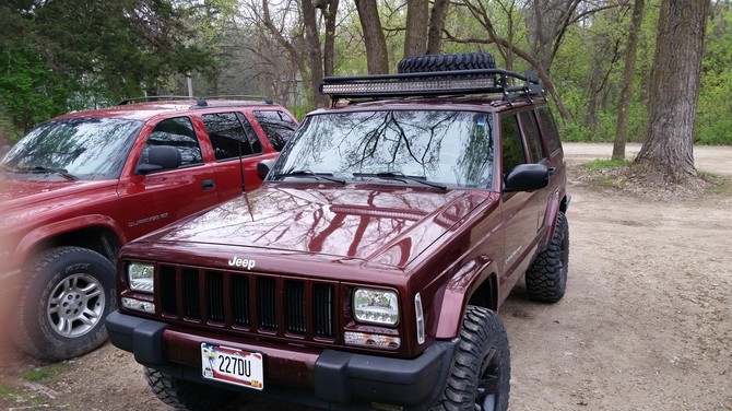 2000 Jeep Cherokee Sport Mickey Thompson Baja MTZ P3 31/10.50R15 (1549)