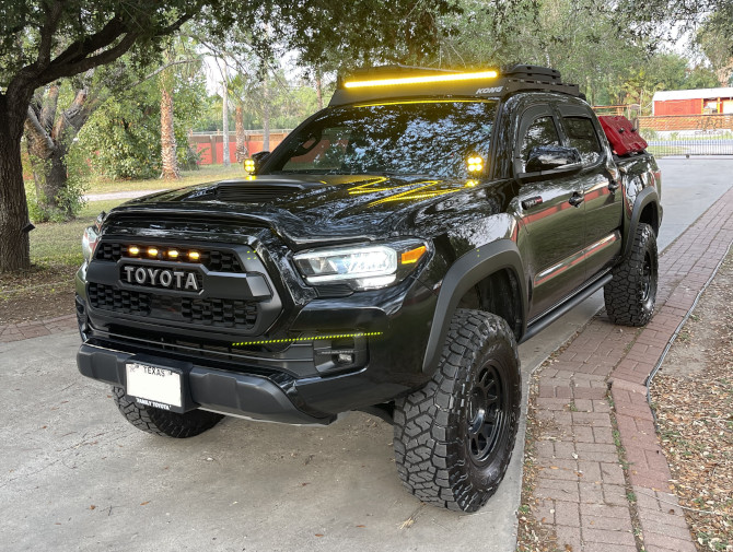 2021 Toyota Tacoma TRD Pro Toyo Open Country R/T Trail 285/75R16 (8643)