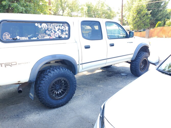 2004 Toyota Tacoma 4wd DoubleCab Mastercraft Courser MXT 295/70R17 (8829)