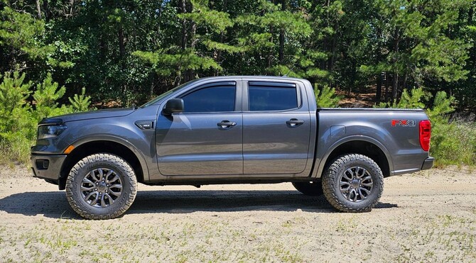 2019 Ford Ranger XLT 4x4 Cooper Discoverer Rugged Trek 265/70R17 (8802)