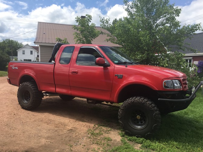 2001 Ford F150 XL 4wd Pick-up Nitto Mud Grappler 315/75R16 (2702)