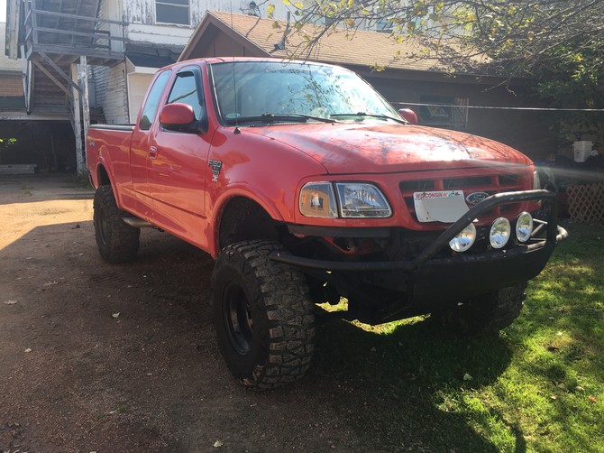 2001 Ford F150 XL 4wd Pick-up Nitto Mud Grappler 315/75R16 (2703)