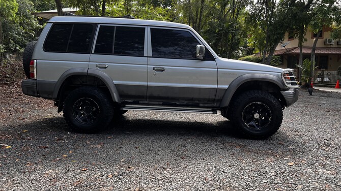 1998 Mitsubishi Montero Sport LS Falken Wildpeak M/T 265/75R16 (8553)