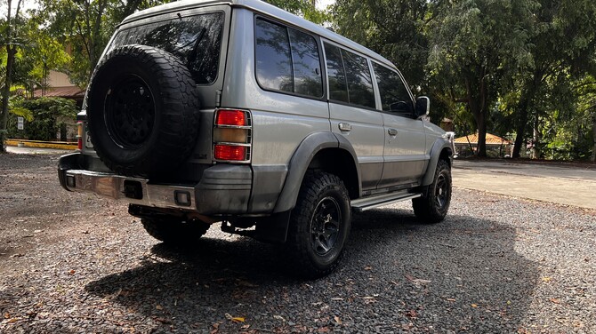 1998 Mitsubishi Montero Sport LS Falken Wildpeak M/T 265/75R16 (8554)