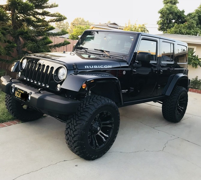 2017 Jeep Wrangler Unlimited Rubicon Toyo Open Country M/T 35/12.50R20 (3385)