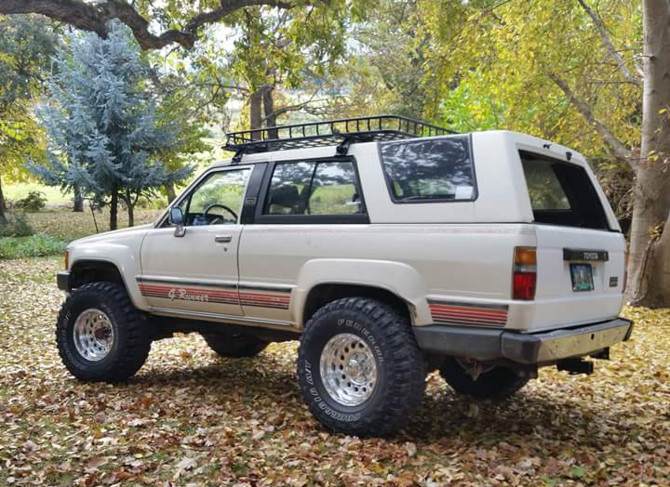 1989 Toyota 4Runner Base Model Federal Couragia M/T 33/12.50R15 (2582)