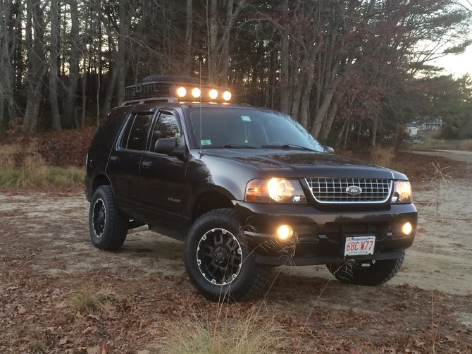 2004 Ford Explorer XLT 4wd With TPMS Nitto Terra Grappler G2 265/70R17 (1335)