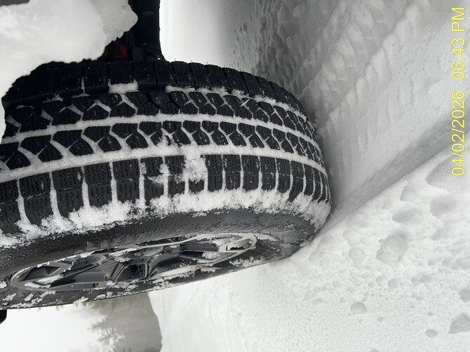 2016 Jeep Wrangler Unlimited Rubicon Bridgestone Blizzak LT 255/75R17 (9006)