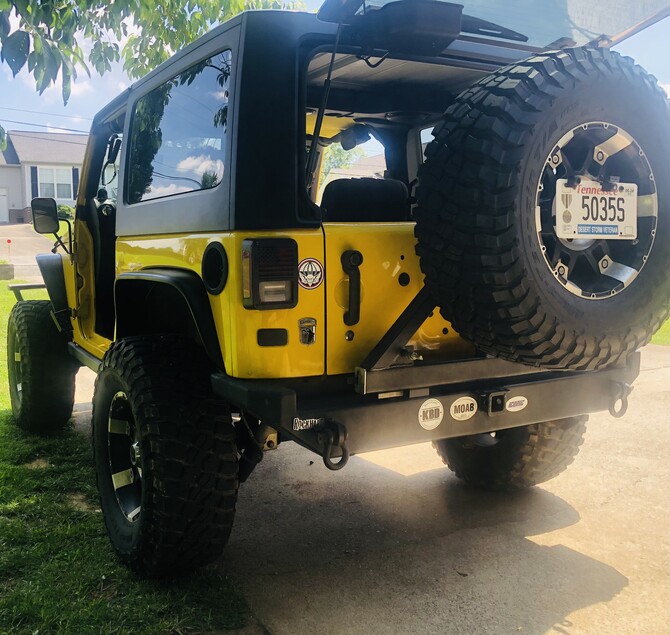 2008 Jeep Wrangler Rubicon BFGoodrich Mud-Terrain T/A KM3 35/12.50R17 (8483)