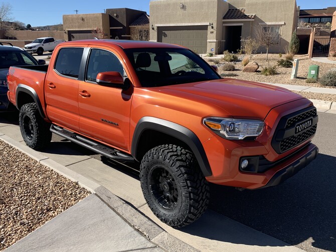 2017 Toyota Tacoma 4WD Double Cab Nitto Trail Grappler M/T 285/70R16 (6734)