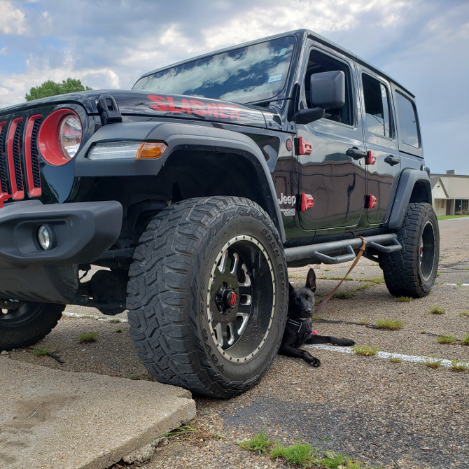 2018 Jeep Wrangler Unlimited Sport S Toyo Open Country R/T 35/12.50R20 (5569)