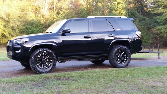 2014 Toyota 4Runner SR5 V6 Nitto Mud Grappler 33/12.50R18 (1464)