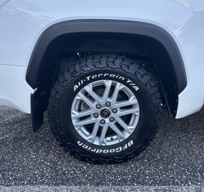 2022 Toyota Tundra SR5 BFGoodrich All-Terrain T/A KO3 275/70R18 (9016)