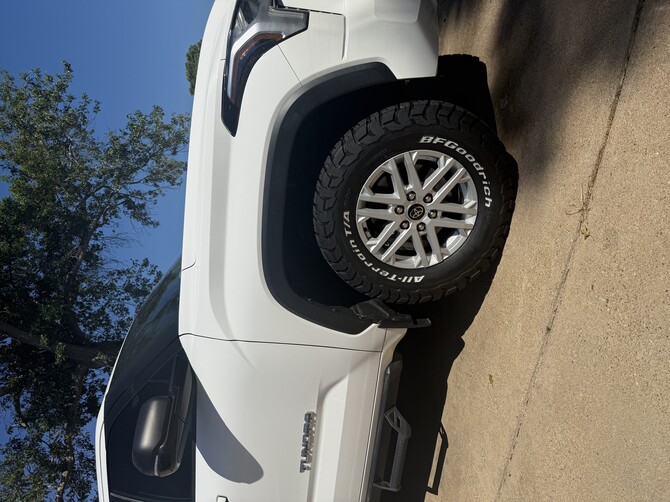 2022 Toyota Tundra SR5 BFGoodrich All-Terrain T/A KO3 275/70R18 (9017)
