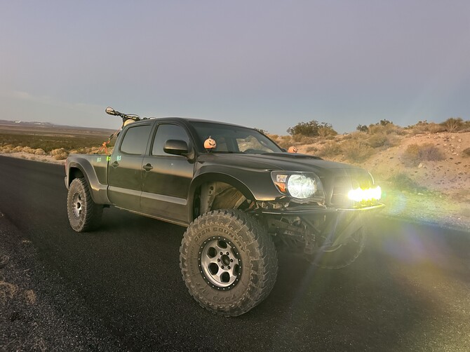 2004 Toyota Tacoma 2wd PreRunner Toyo Open Country M/T 37/12.50R17 (8322)