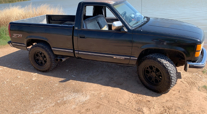 1990 Chevrolet K1500 4wd Pick-up Nitto Trail Grappler M/T 285/70R16 (8150)