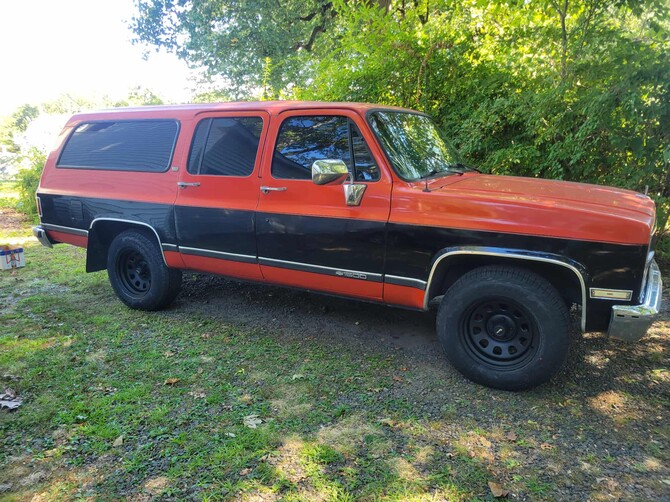 1990 Chevrolet Suburban 1500 2wd Pirelli Scorpion All Terrain Plus 265/70R17 (8848)