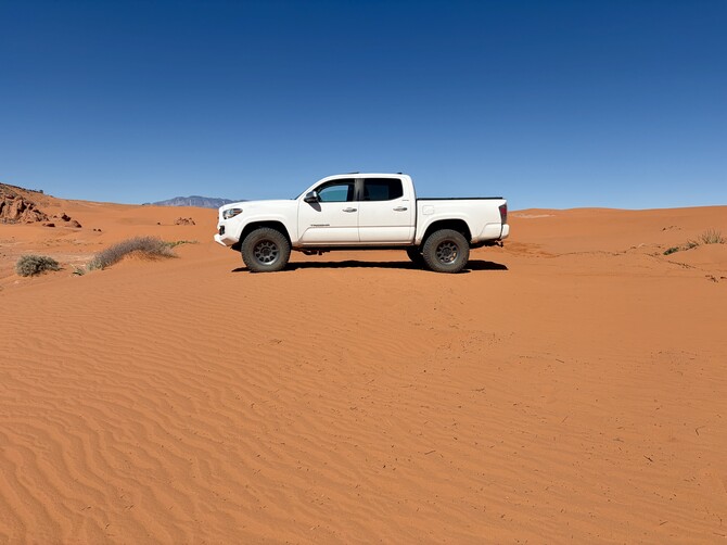 2017 Toyota Tacoma 4WD Double Cab Milestar Patagonia A/T Pro 285/70R17 (8983)