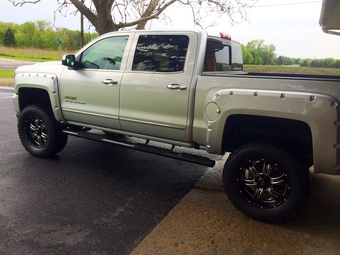 2016 Chevrolet Silverado 1500 4wd Crew Cab BFGoodrich All-Terrain T/A KO2 325/60R20 (1624)