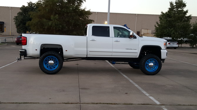 2015 GMC Sierra 3500 HD 4wd Dual Rear Wheels Toyo Open Country M/T 37/13.50R22 (1111)