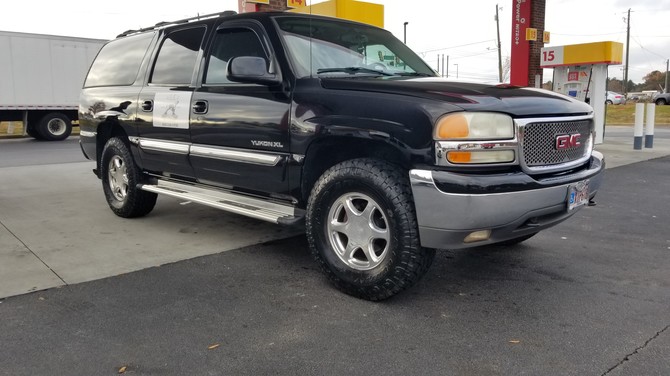 2004 GMC Yukon XL 1500 4wd Toyo Open Country A/T II 285/70R17 (5025)