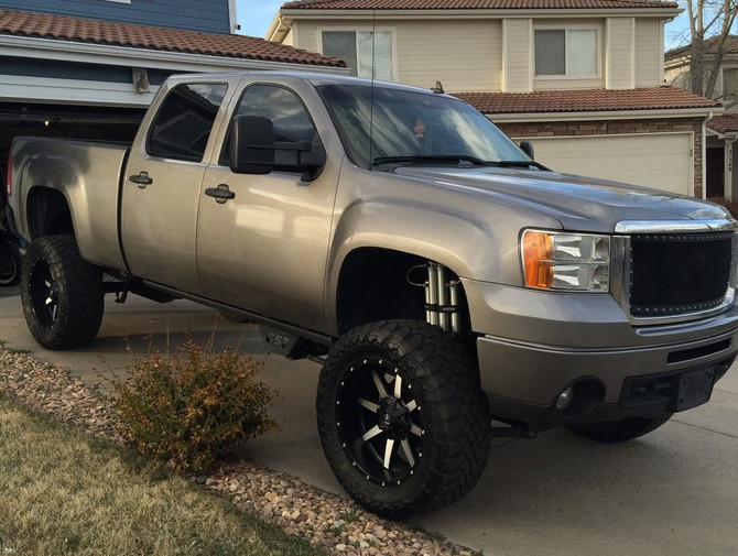 2009 GMC Sierra 2500 HD 4wd Crew Cab Toyo Open Country M/T 37/13.50R22 (1722)